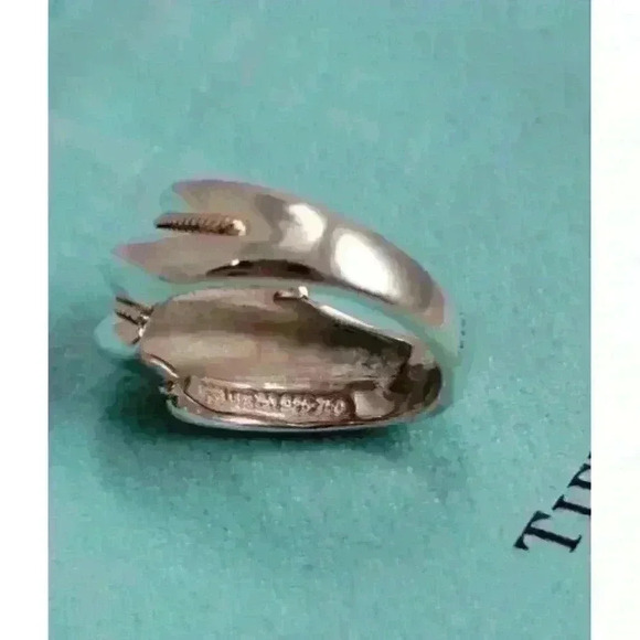Tiffany & Co Sterling Silver 18kt Yellow Gold Shrimp Ring Size 5 - Picture 11 of 13